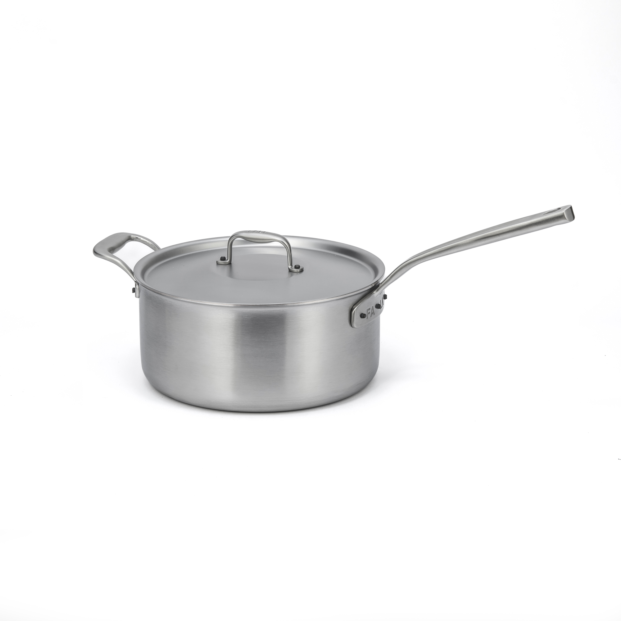 Saucepan with helping handle 24cm